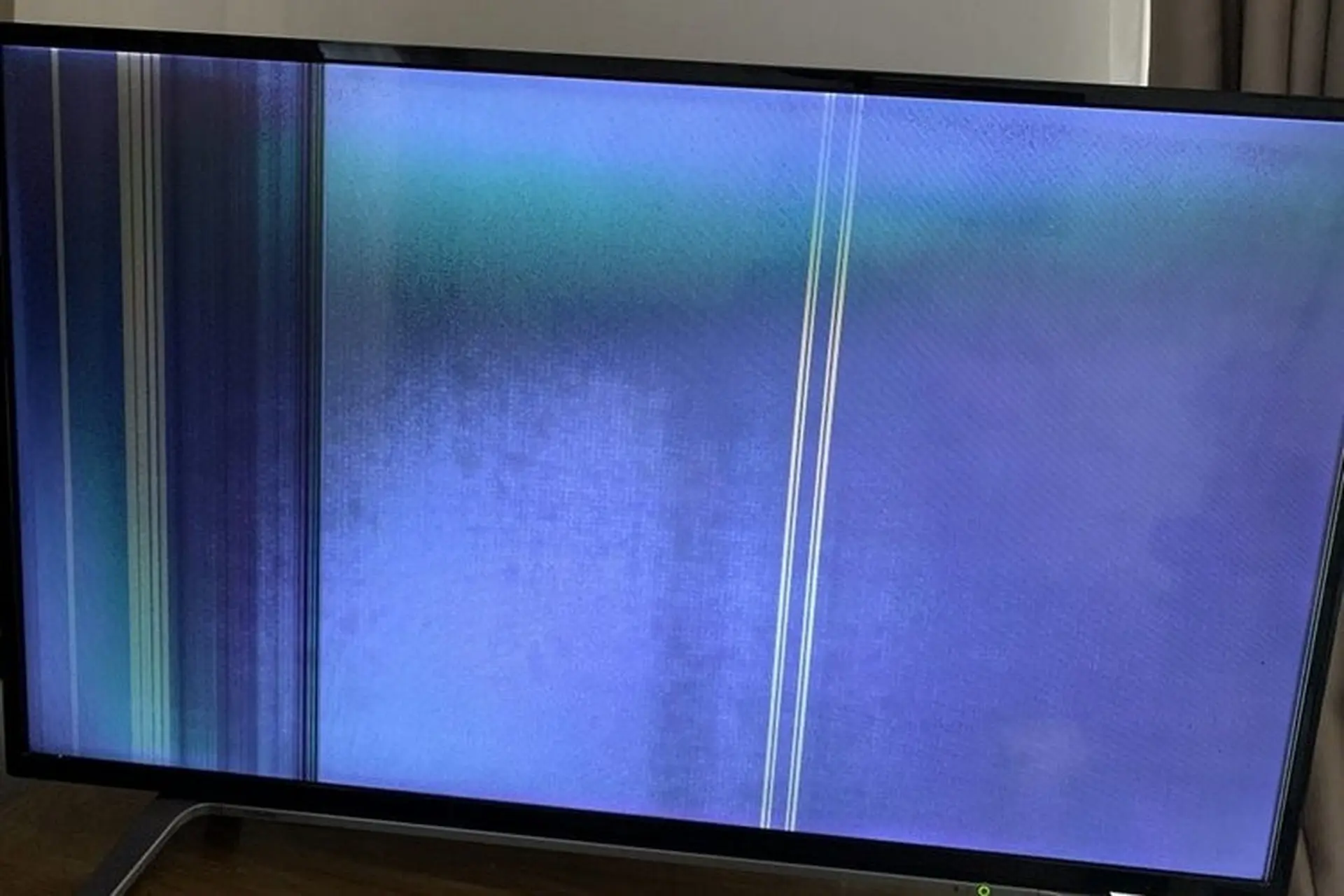 Tivi sọc màn hình